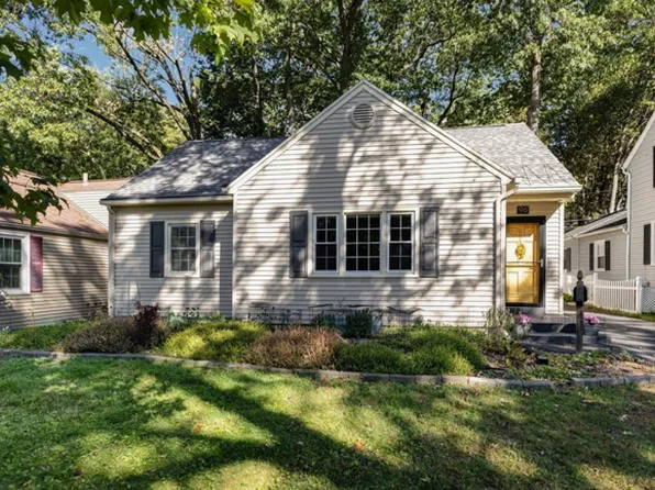 96 Fairlea Dr, Rochester, NY 14622