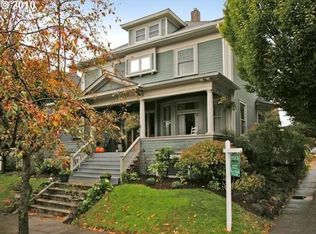 1935 NE Couch St, Portland, OR 97232