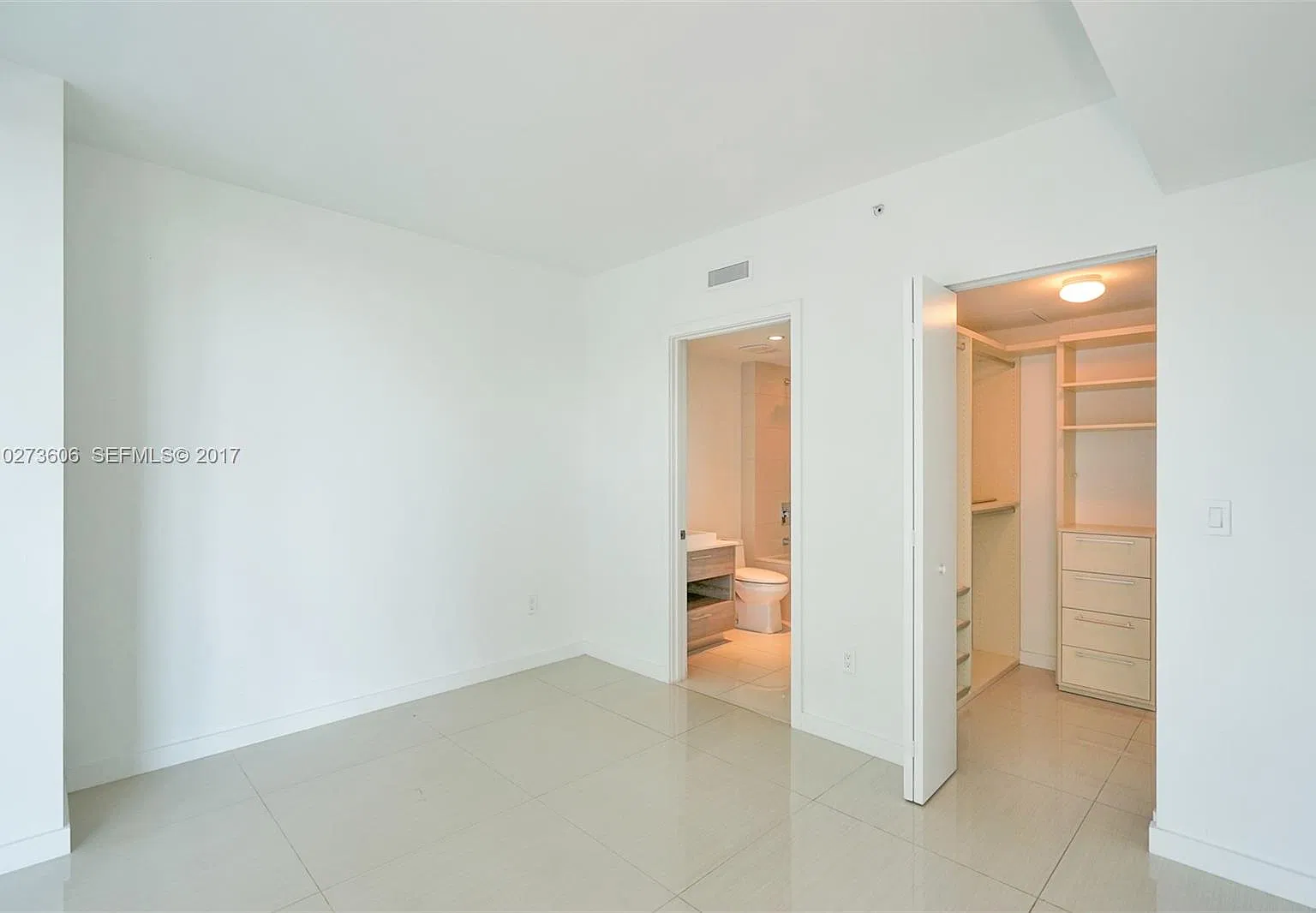 1 bed, 1.5 bath, 762 sqft, $3,600 — Photo 4