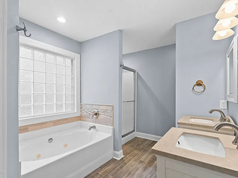 669 Fair Spring Dr — Photo 32
