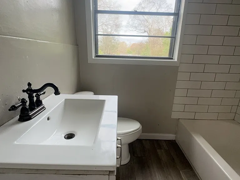 320 Lawrence Rd — Photo 14
