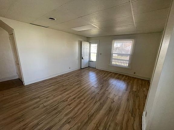 3rd image of 204 N Jackson St #2