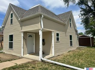 506 N 10th St, Geneva, NE 68361