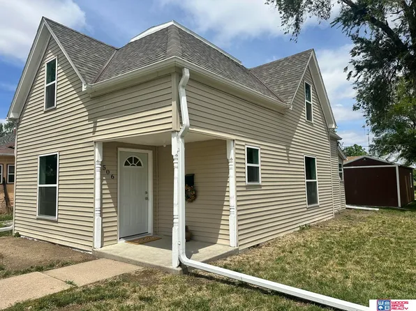 506 N 10th St, Geneva, NE 68361