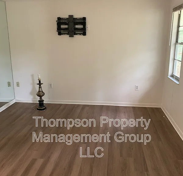 1736 E Mulberry Dr — Photo 12