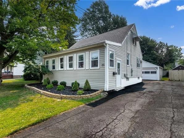 20 Irving St, Lockport, NY 14094