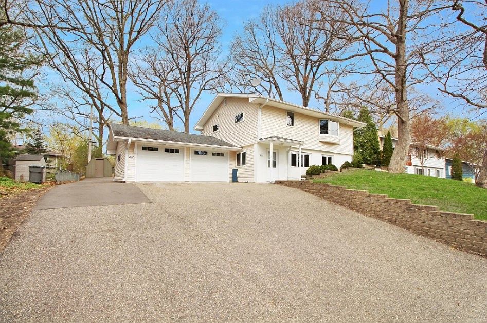 1st image of 2657 Magnolia Ln N #2