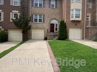 7427 Salford Ct, Alexandria, VA 22315