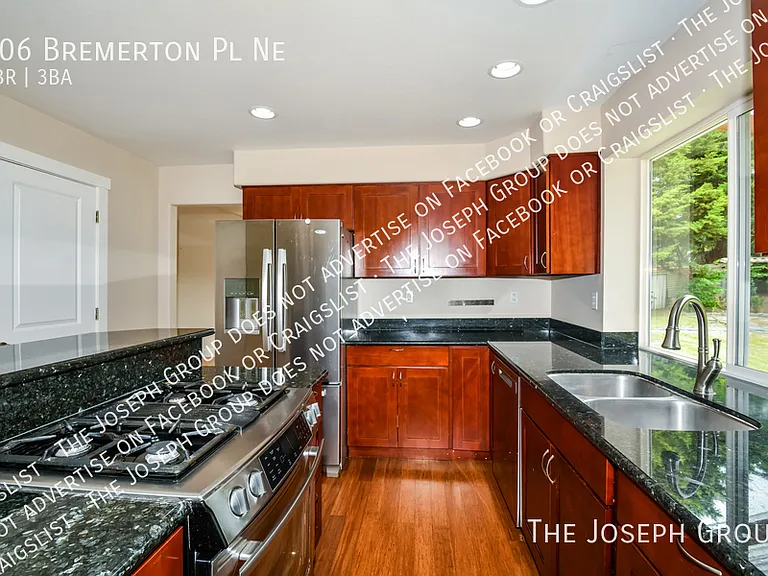 706 Bremerton Pl NE — Photo 7