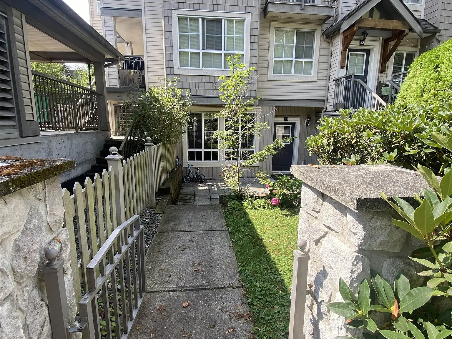 2 bed, 840 sqft, $3,000 — Photo 3