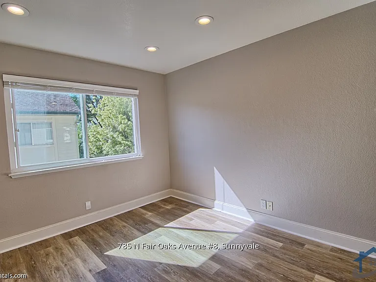 785 N Fair Oaks Ave #8 — Photo 18