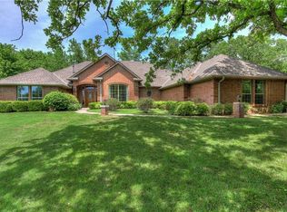 9811 Arapaho Dr, Norman, OK 73026