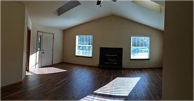 5th image of 3120 75th Ave SE