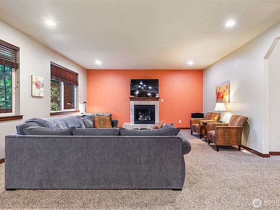 5th image of 9 Jasper Ridge Lane