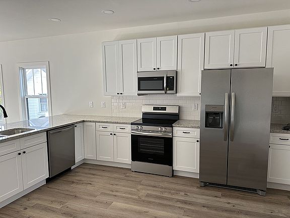 5th image of 760 W Union St
