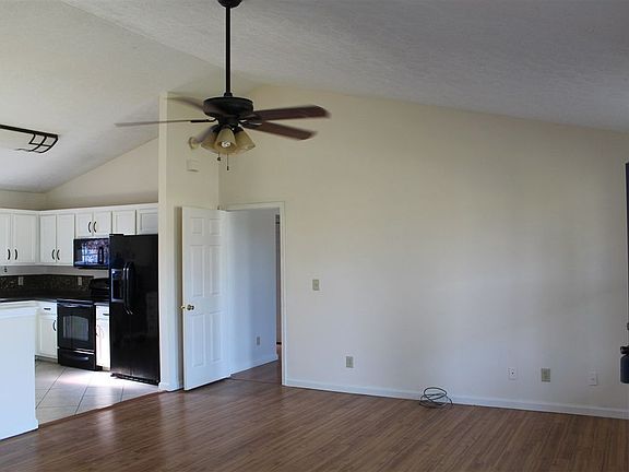 2nd image of 5538 Carlyle Ave