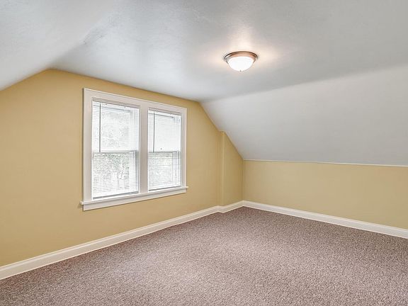 4th image of 1606 35th St