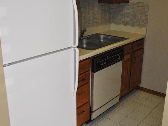4th image of 3001 S 51st Street Ct Unit 337