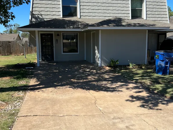 1108 N 5th St, Noble, OK 73068