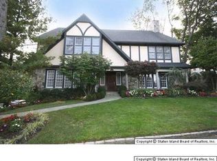 76 Saint George Dr, Staten Island, NY 10304