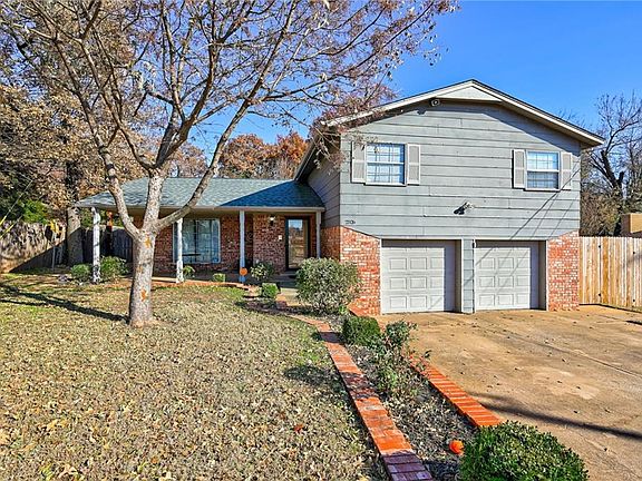 3rd image of 2526 N Moulton Dr