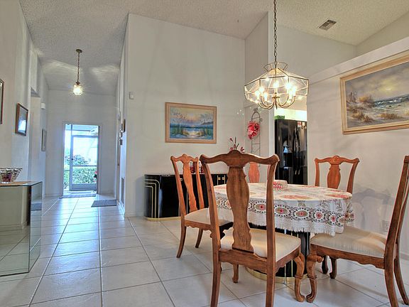 5th image of 5293 Tiffany Anne Cir