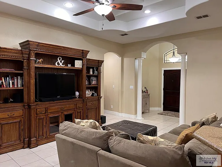 1626 Christian Cir — Photo 12