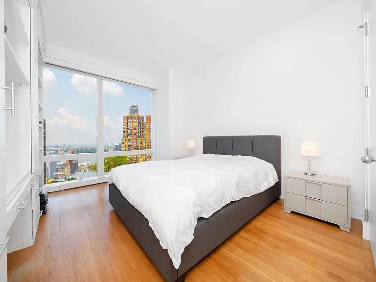 25 Columbus Cir #53F — Photo 7