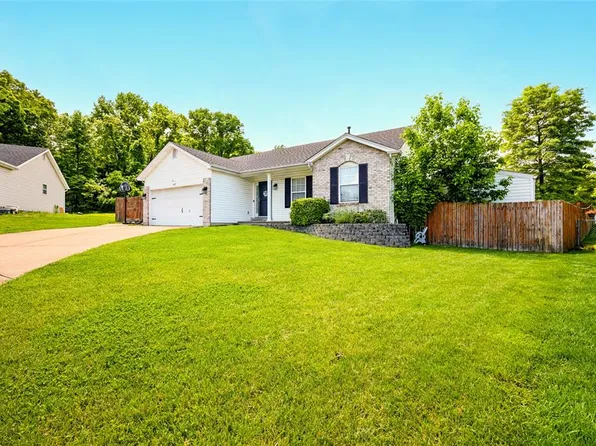 417 Real Ct, Herculaneum, MO 63048