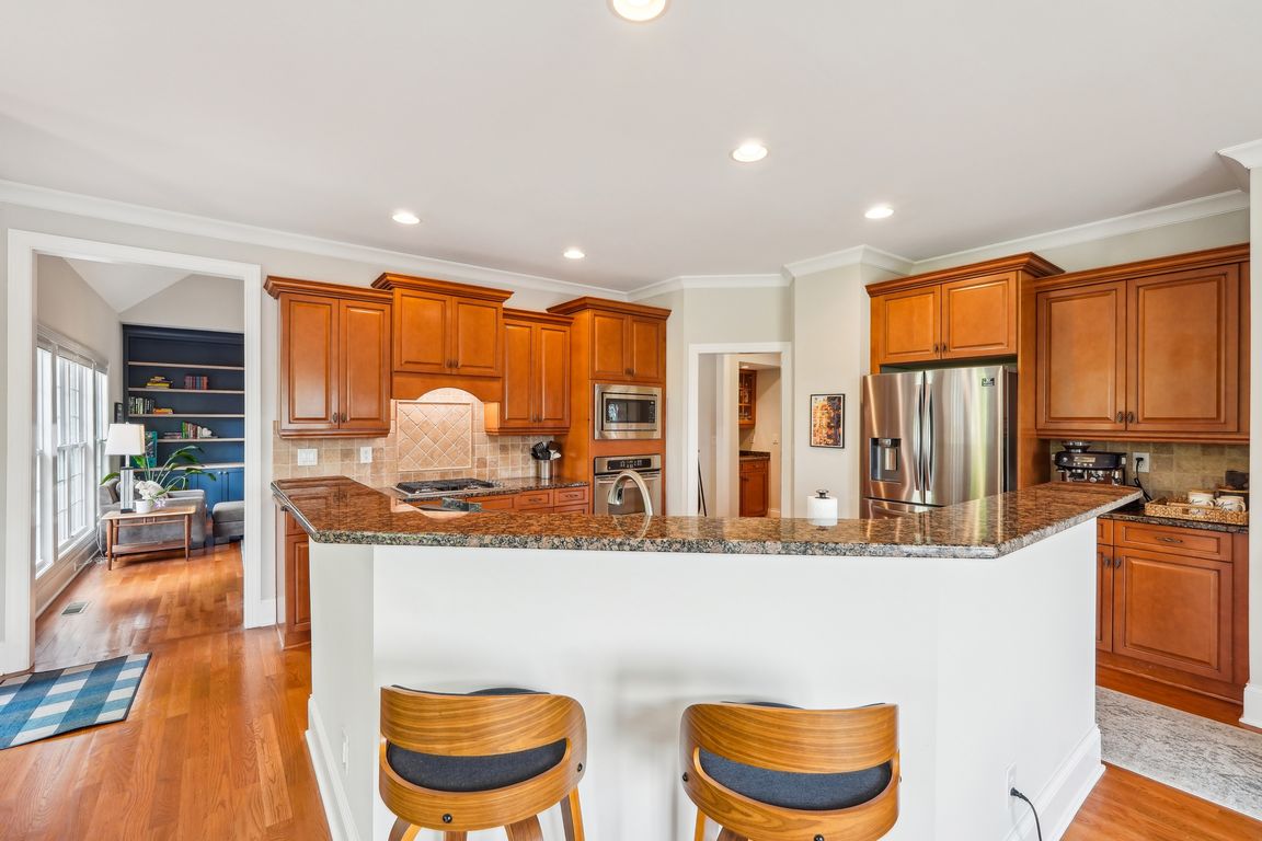 Landsdowne Ave-2304-020.jpg
