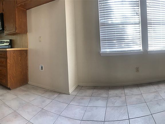 5th image of 7612 Mary Dr
