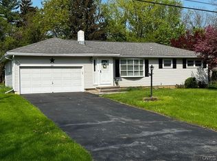 307 Palmer Dr, Fayetteville, NY