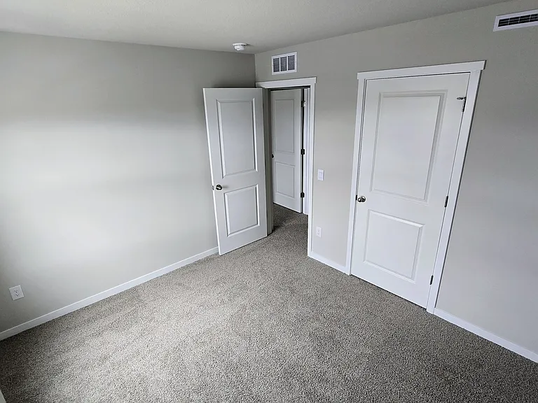 523 Kinley Dr #1 — Photo 26