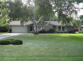 2746 Shamrock Dr, Racine, WI 53406