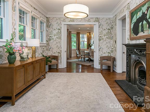 4th image of 242 Racquet Club Rd