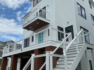 9 N Granville Ave, Margate, NJ 08402