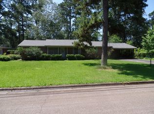1307 Wildbriar Dr, Lufkin, TX 75904