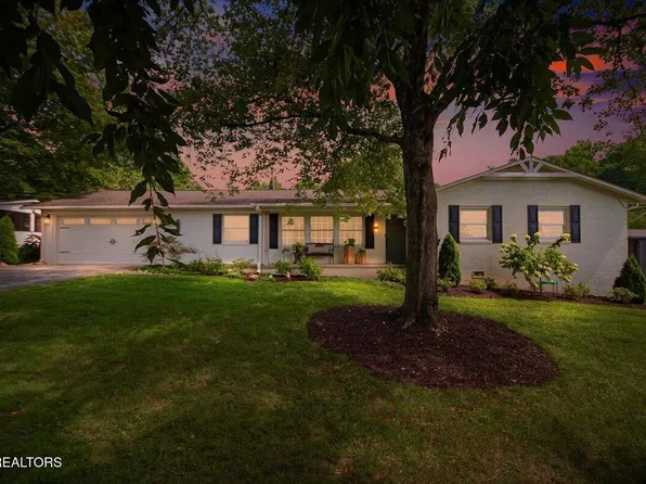 8704 Cranwood Dr, Knoxville, TN 37923