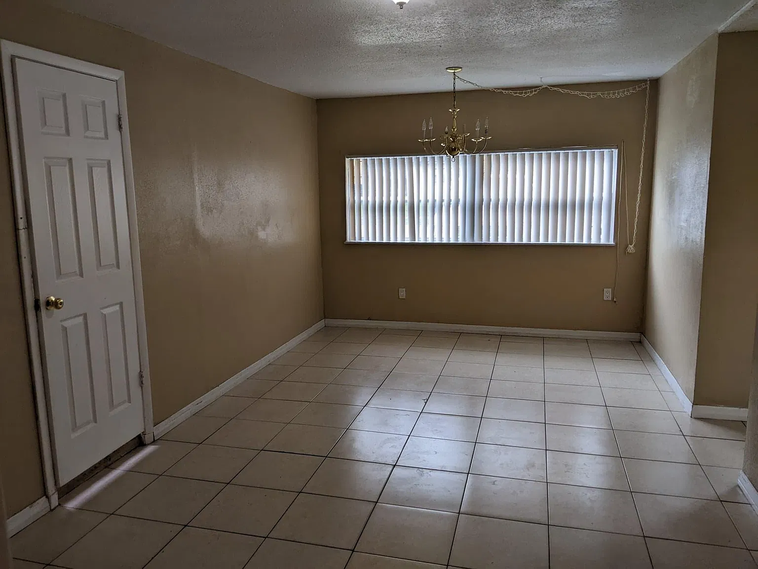 4 bed, 1856 sqft, $2,100 — Photo 3
