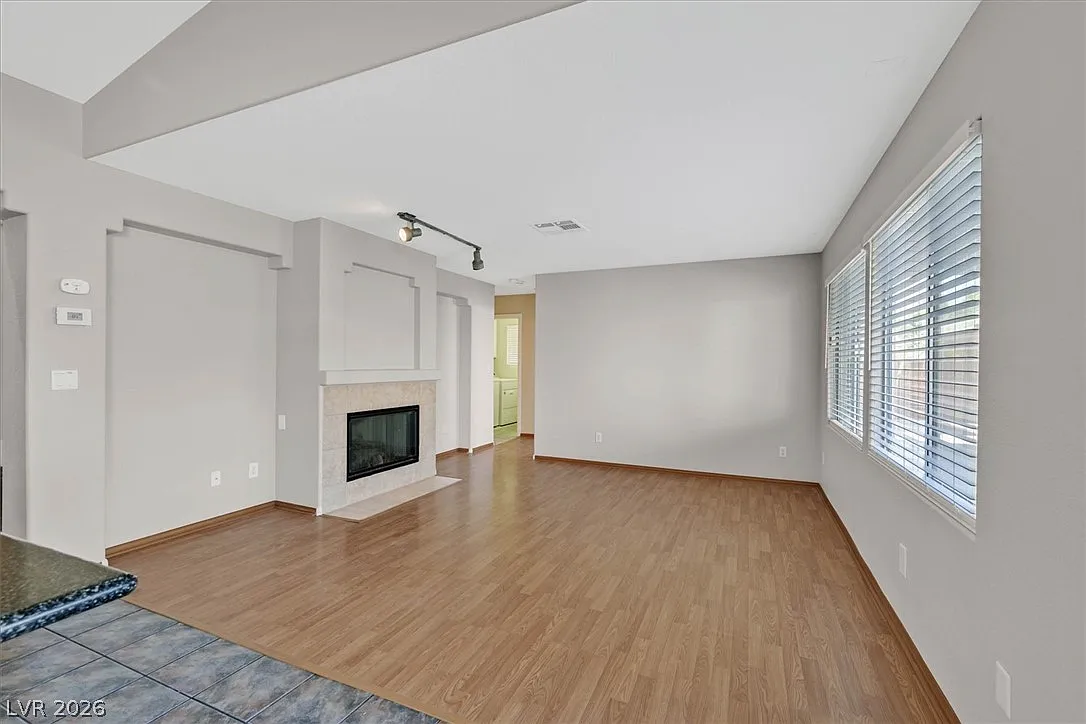 4 bed, 3.0 bath, 2174 sqft, $2,800 — Photo 4