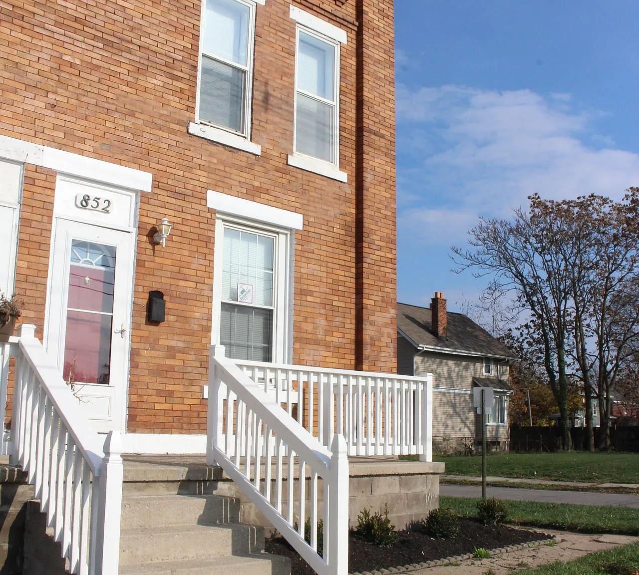NCH - 850-852 E Livingston Ave. — Photo 2