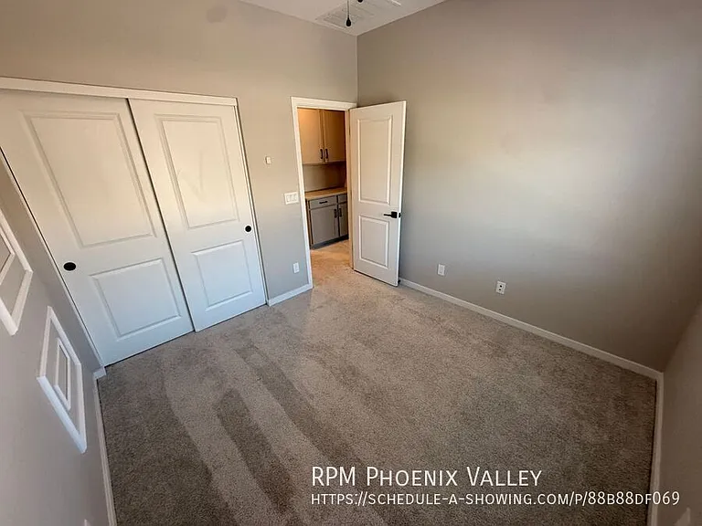 740 E Lark St #102 — Photo 15