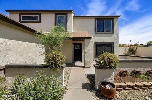 4 bed, 2.5 bath, 1903 sqft, $2,500 — Photo 4