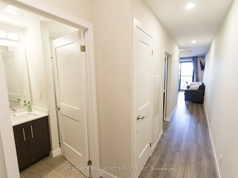 15 Queen St S #1105 — Photo 18