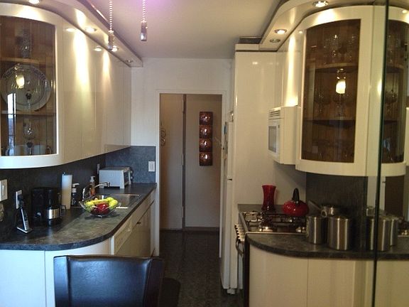 5th image of 2 Elmwood Park Dr APT 416