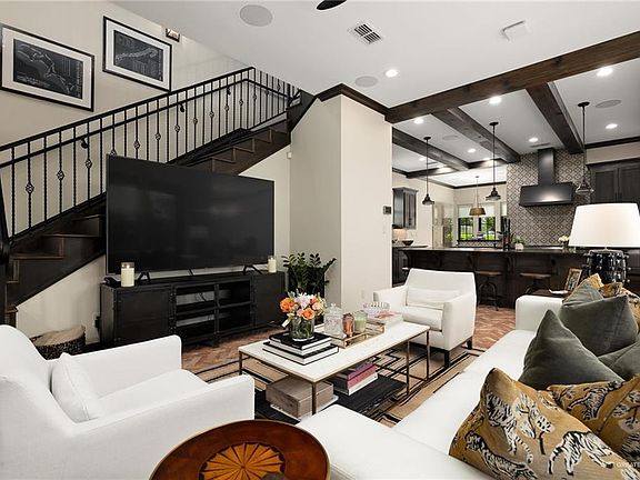 5th image of 616 N 15th St