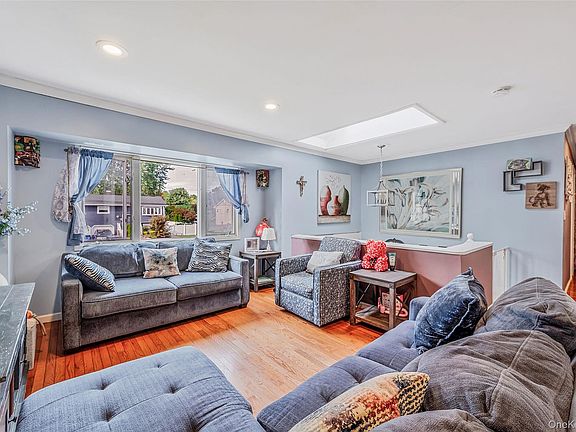 4th image of 46 W Willow Street