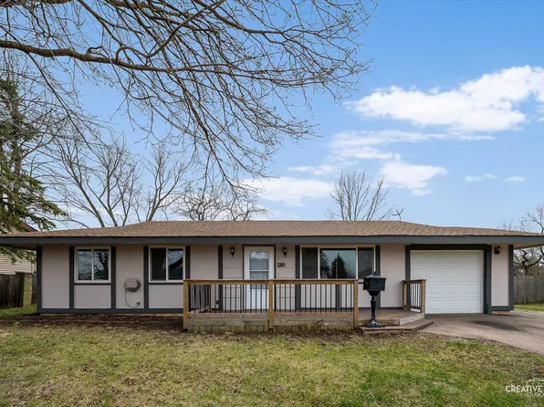 412 Sweetbriar St, Plano, IL 60545