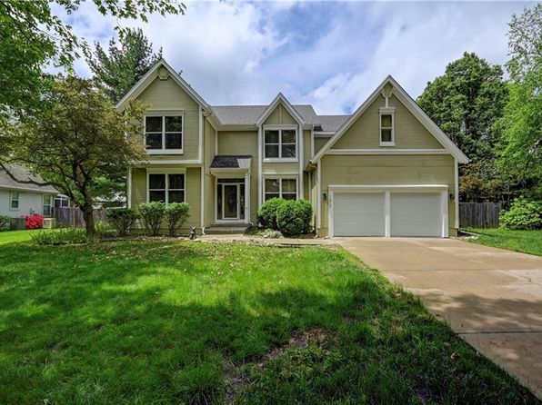 11512 Summit St, Kansas City, MO 64114