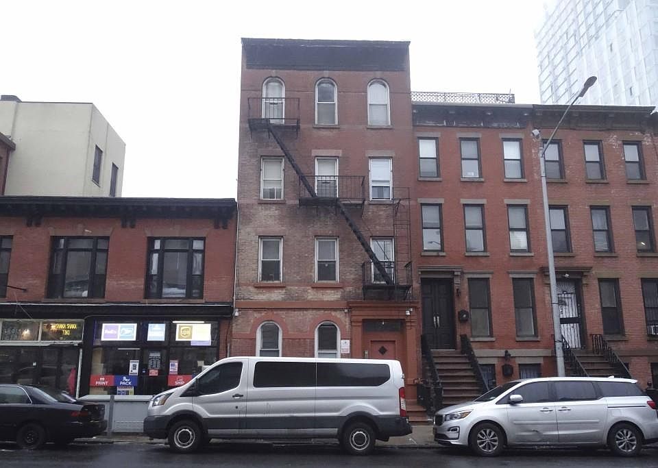 2nd image of 60 6th Ave